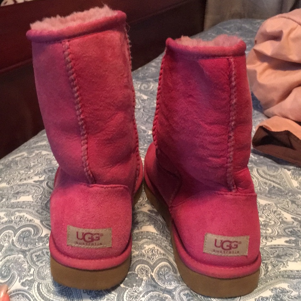 Light pink uggs